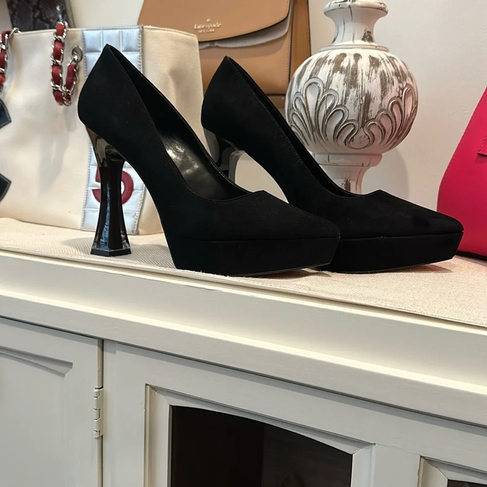 Gorgeous Vince Camuto Slaytia Lucite Platforms in Black Suede, Size 10 NWOB